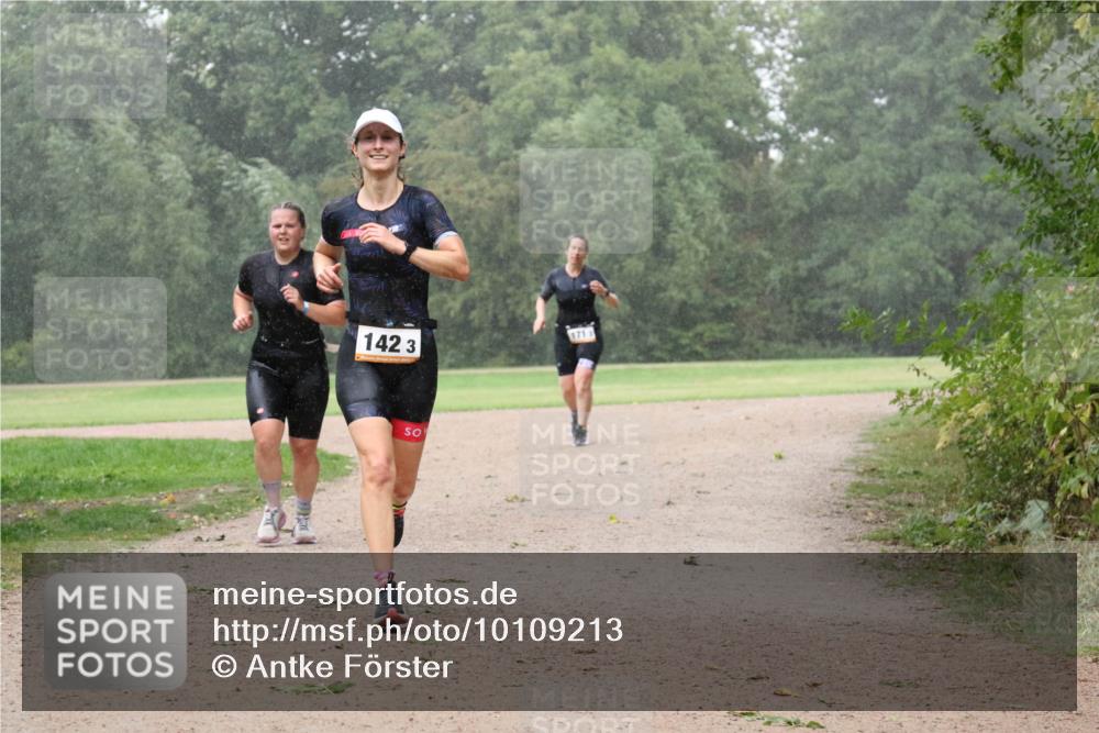 30.08.2026 - Elbe Triathlon Hamburg Antke Förster http://msf.ph/oto/10109213 30.08.2026 15:46:20 Laufen 142, 3, 171 meine-sportfotos.de