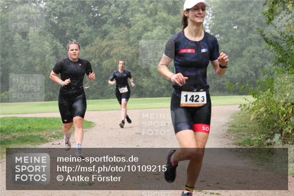 30.08.2026 - Elbe Triathlon Hamburg Antke Förster http://msf.ph/oto/10109215 30.08.2026 15:46:21 Laufen 171, 1423 meine-sportfotos.de