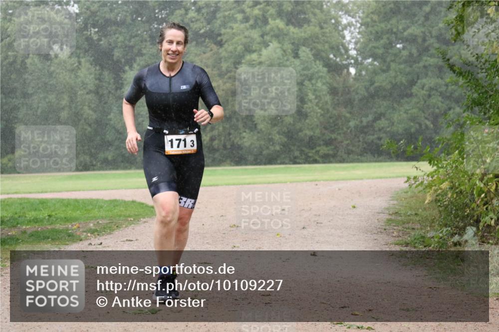30.08.2026 - Elbe Triathlon Hamburg Antke Förster http://msf.ph/oto/10109227 30.08.2026 15:46:25 Laufen 3, 20, 1713, 3, 3 meine-sportfotos.de