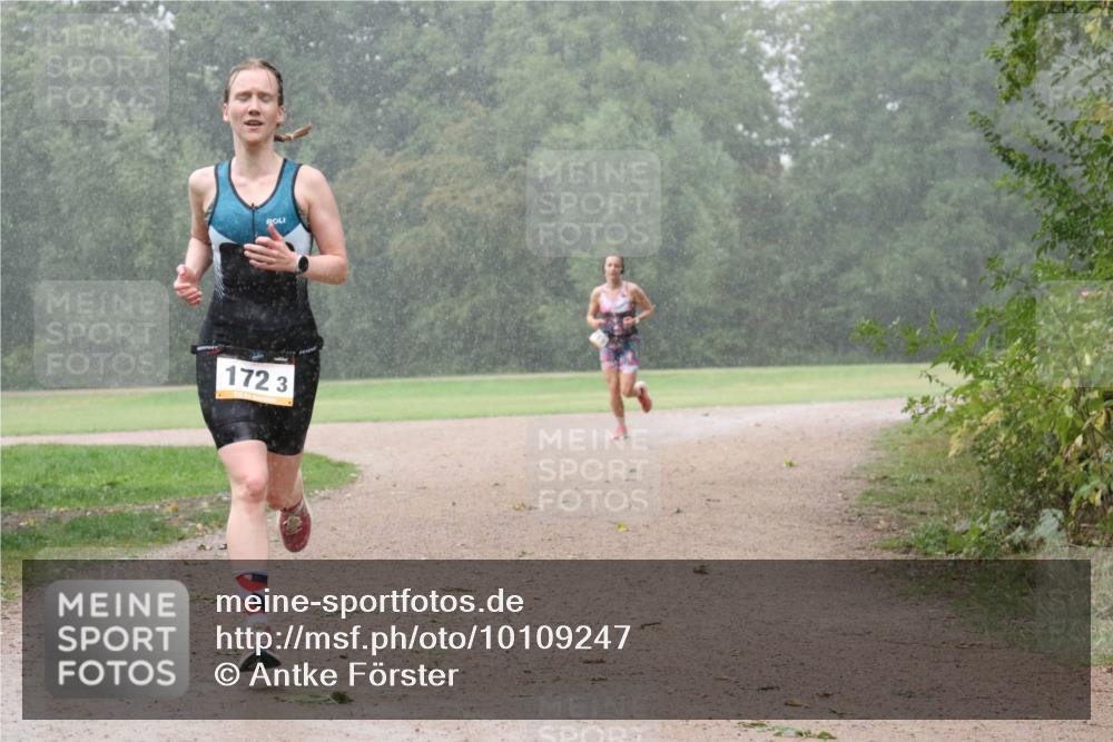 30.08.2026 - Elbe Triathlon Hamburg Antke Förster http://msf.ph/oto/10109247 30.08.2026 15:47:54 Laufen 172, 3 meine-sportfotos.de