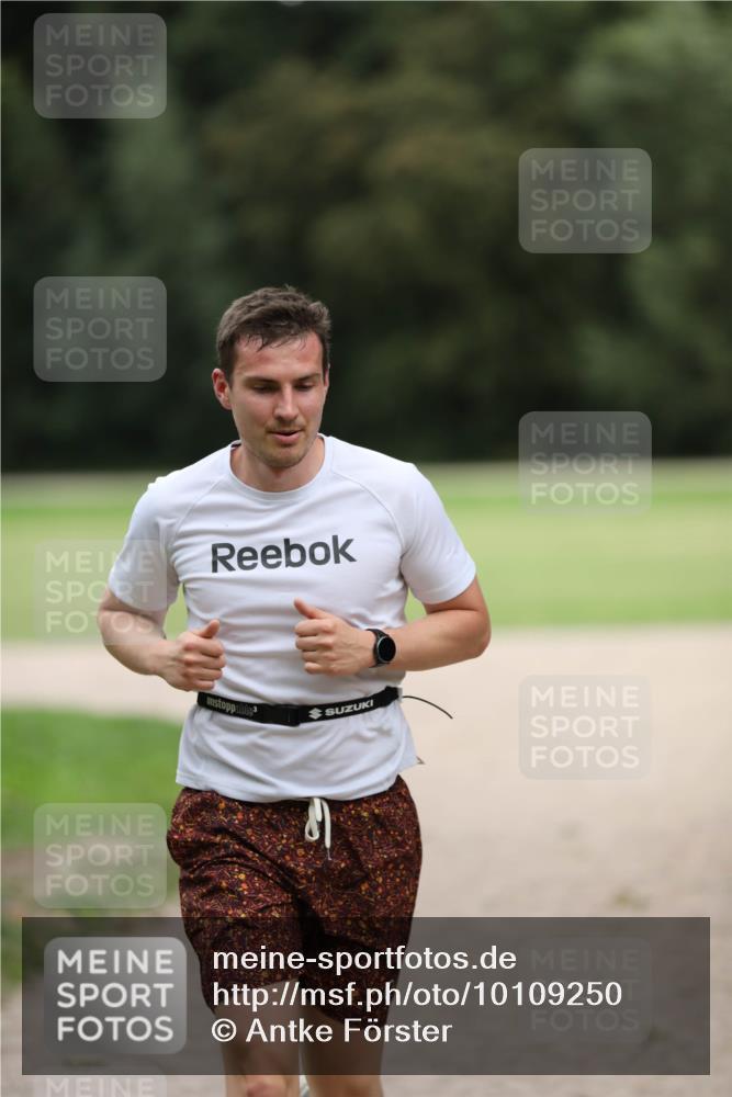 30.08.2026 - Elbe Triathlon Hamburg Antke Förster http://msf.ph/oto/10109250 30.08.2026 15:13:06 Laufen  meine-sportfotos.de