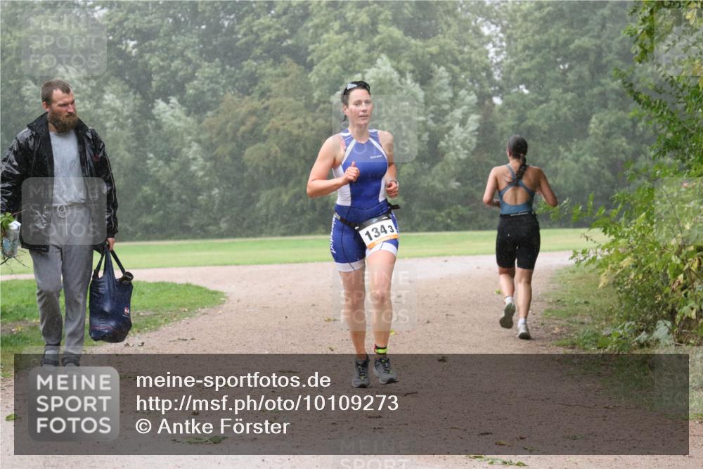 30.08.2026 - Elbe Triathlon Hamburg Antke Förster http://msf.ph/oto/10109273 30.08.2026 15:48:30 Laufen 1343 meine-sportfotos.de
