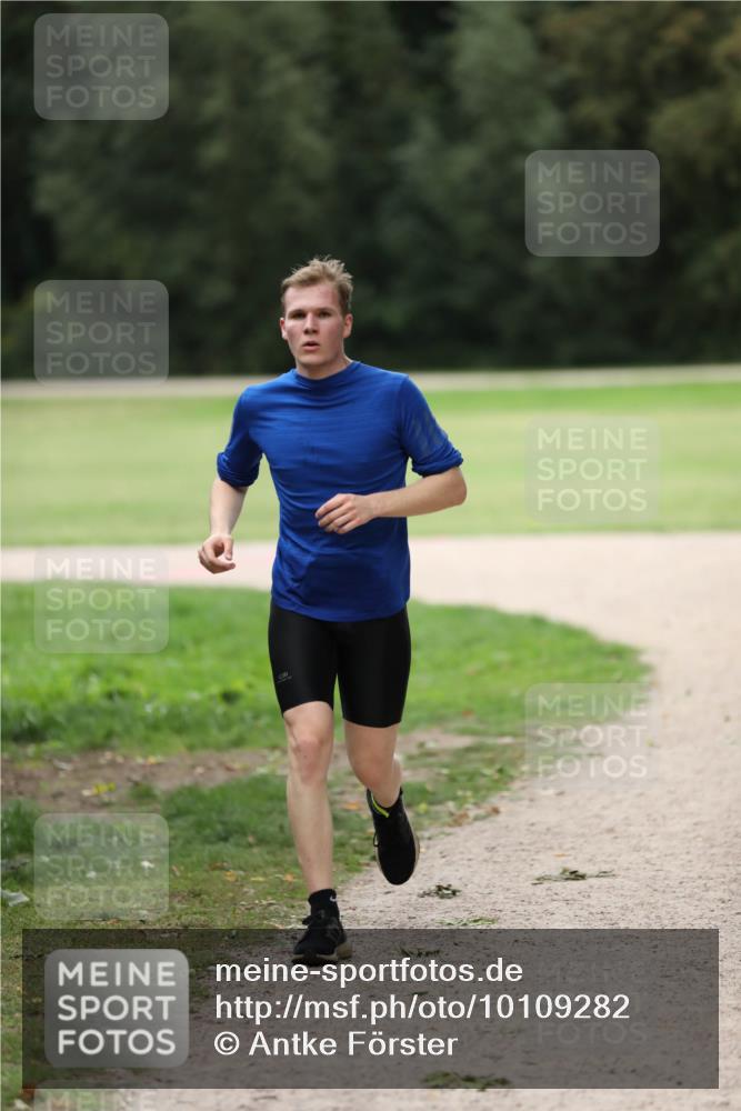 30.08.2026 - Elbe Triathlon Hamburg Antke Förster http://msf.ph/oto/10109282 30.08.2026 15:16:54 Laufen  meine-sportfotos.de