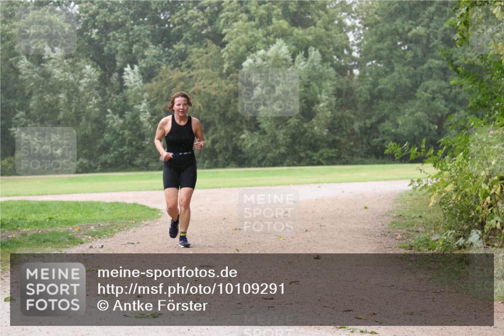 30.08.2026 - Elbe Triathlon Hamburg Antke Förster http://msf.ph/oto/10109291 30.08.2026 15:49:06 Laufen  meine-sportfotos.de