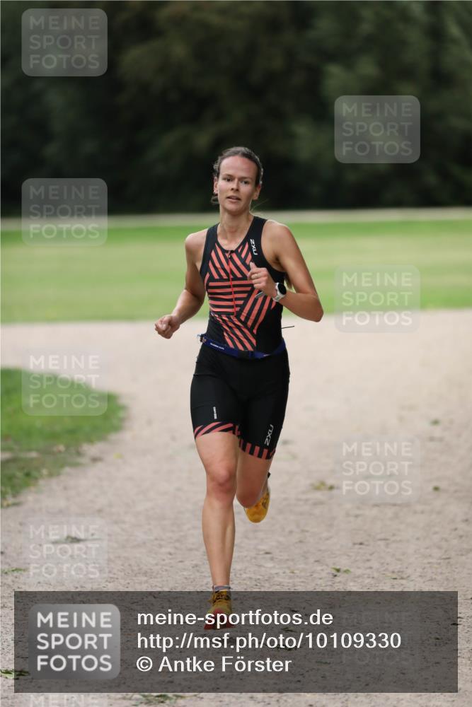 30.08.2026 - Elbe Triathlon Hamburg Antke Förster http://msf.ph/oto/10109330 30.08.2026 15:27:05 Laufen  meine-sportfotos.de