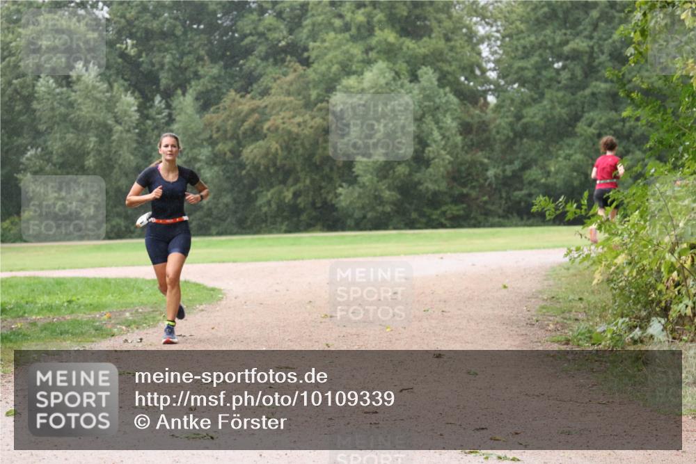 30.08.2026 - Elbe Triathlon Hamburg Antke Förster http://msf.ph/oto/10109339 30.08.2026 15:52:56 Laufen  meine-sportfotos.de