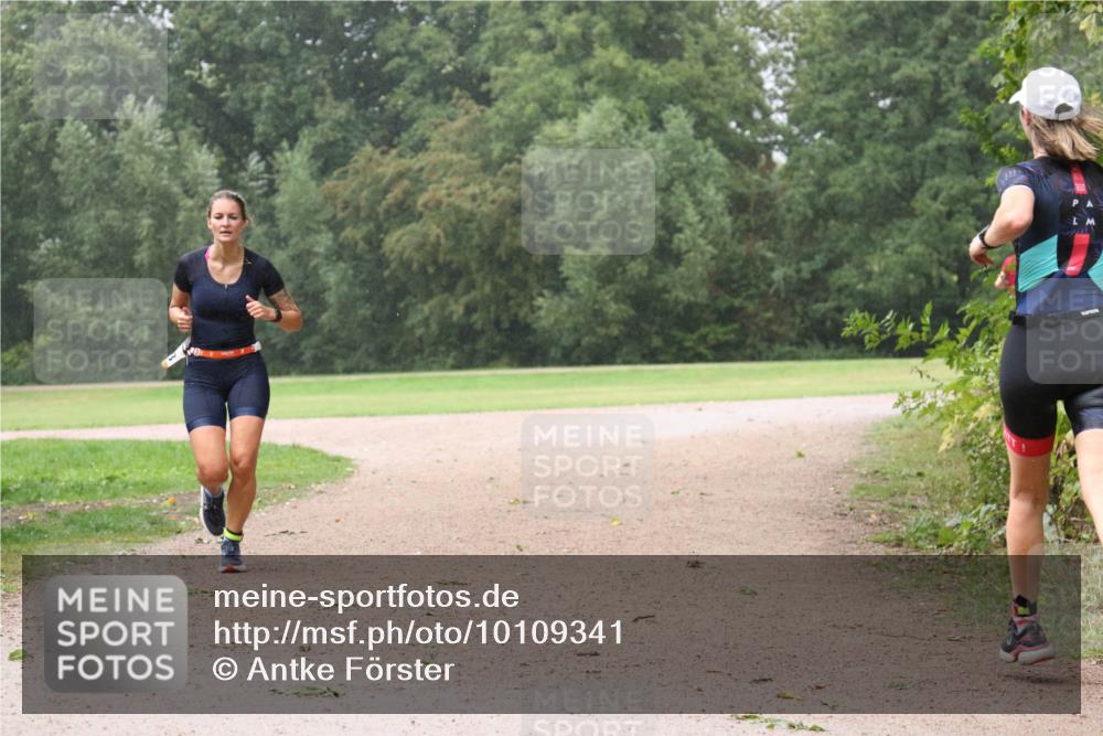 30.08.2026 - Elbe Triathlon Hamburg Antke Förster http://msf.ph/oto/10109341 30.08.2026 15:52:56 Laufen  meine-sportfotos.de