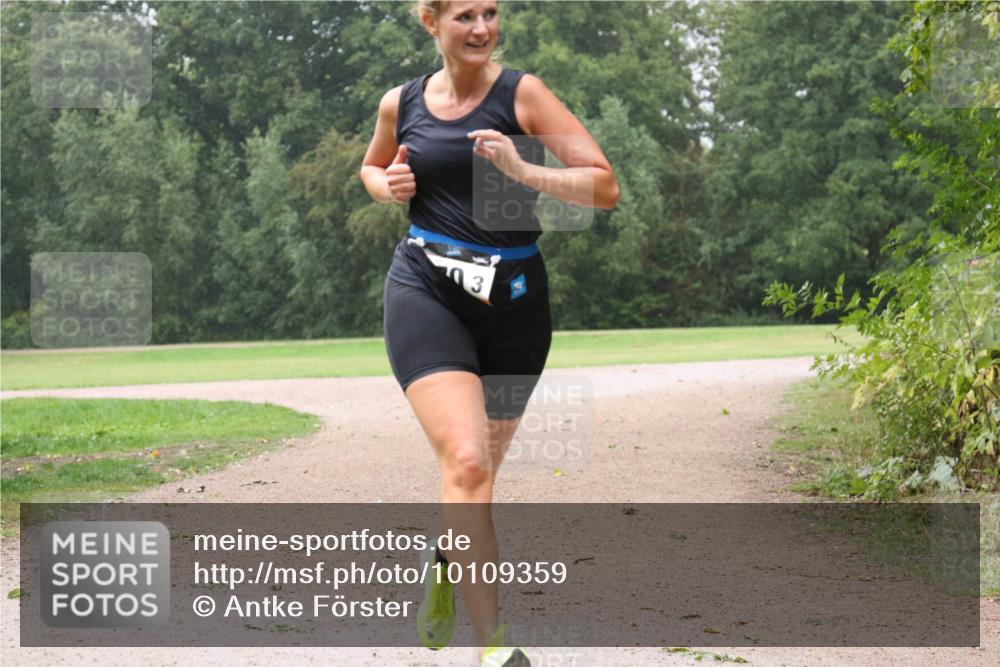 30.08.2026 - Elbe Triathlon Hamburg Antke Förster http://msf.ph/oto/10109359 30.08.2026 15:53:22 Laufen 3 meine-sportfotos.de