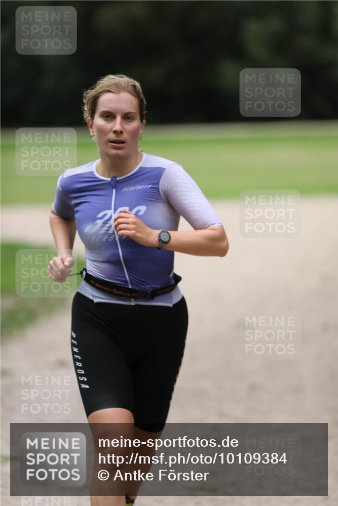 30.08.2026 - Elbe Triathlon Hamburg Antke Förster http://msf.ph/oto/10109384 30.08.2026 15:32:37 Laufen  meine-sportfotos.de