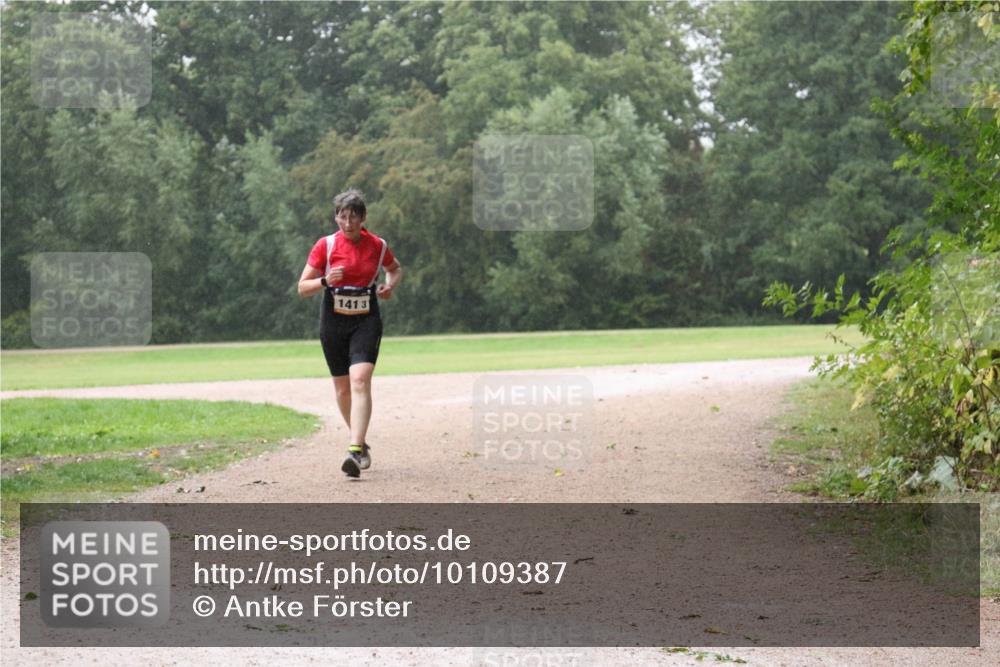 30.08.2026 - Elbe Triathlon Hamburg Antke Förster http://msf.ph/oto/10109387 30.08.2026 15:57:51 Laufen 1413 meine-sportfotos.de