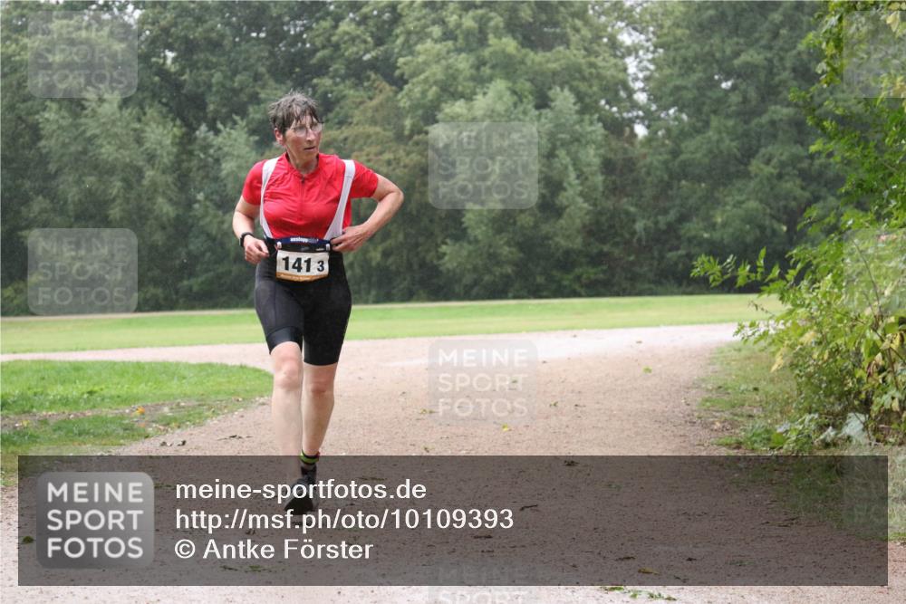 30.08.2026 - Elbe Triathlon Hamburg Antke Förster http://msf.ph/oto/10109393 30.08.2026 15:57:53 Laufen 1413 meine-sportfotos.de