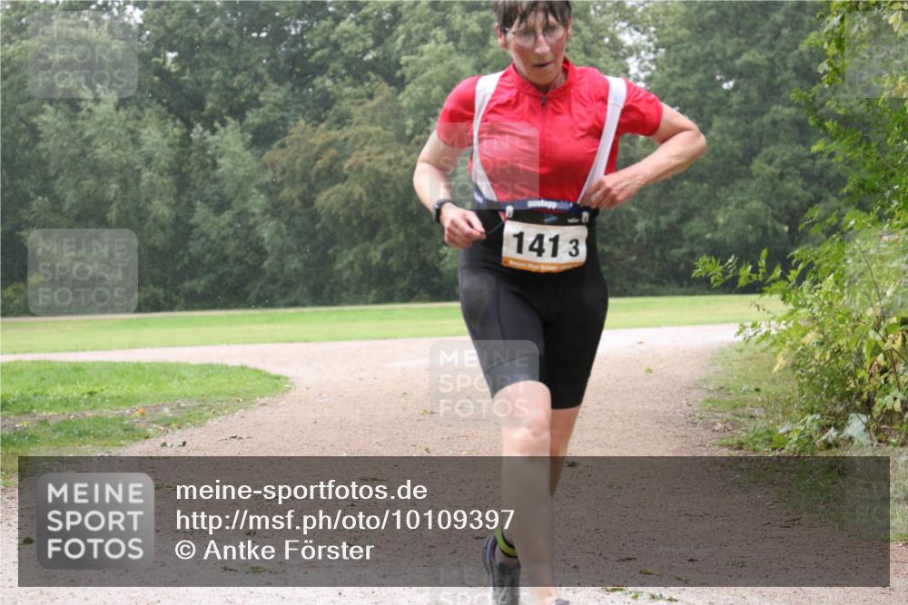 30.08.2026 - Elbe Triathlon Hamburg Antke Förster http://msf.ph/oto/10109397 30.08.2026 15:57:55 Laufen 1413 meine-sportfotos.de