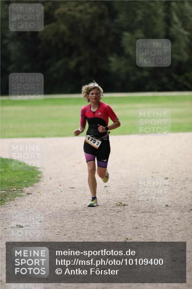 30.08.2026 - Elbe Triathlon Hamburg Antke Förster http://msf.ph/oto/10109400 30.08.2026 15:34:53 Laufen 175, 3 meine-sportfotos.de