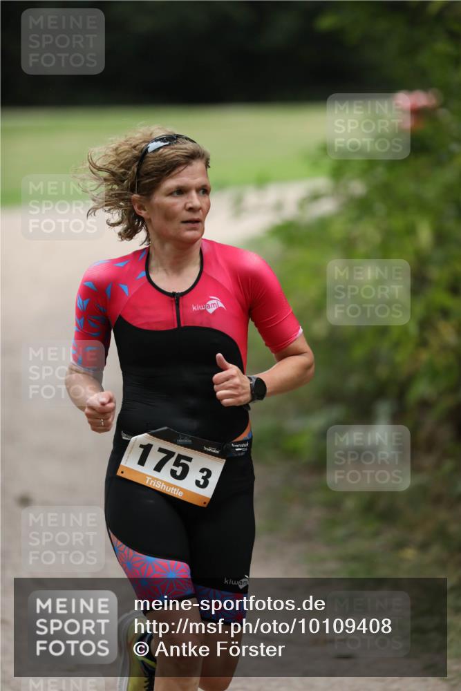 30.08.2026 - Elbe Triathlon Hamburg Antke Förster http://msf.ph/oto/10109408 30.08.2026 15:34:56 Laufen 175, 3 meine-sportfotos.de