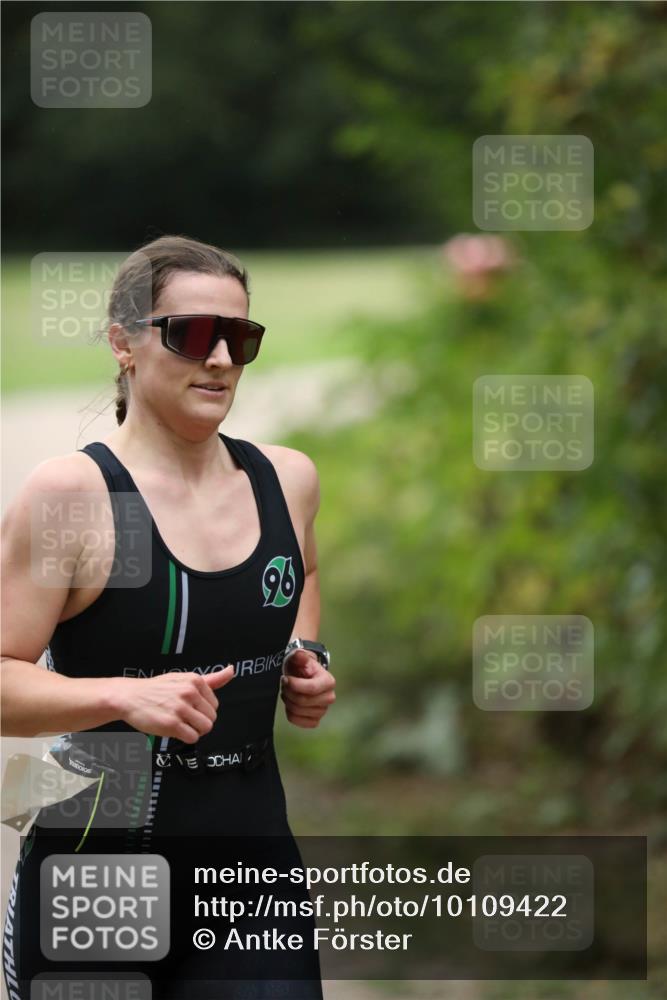 30.08.2026 - Elbe Triathlon Hamburg Antke Förster http://msf.ph/oto/10109422 30.08.2026 15:37:12 Laufen 96, 9, 96, 998, 2599 meine-sportfotos.de