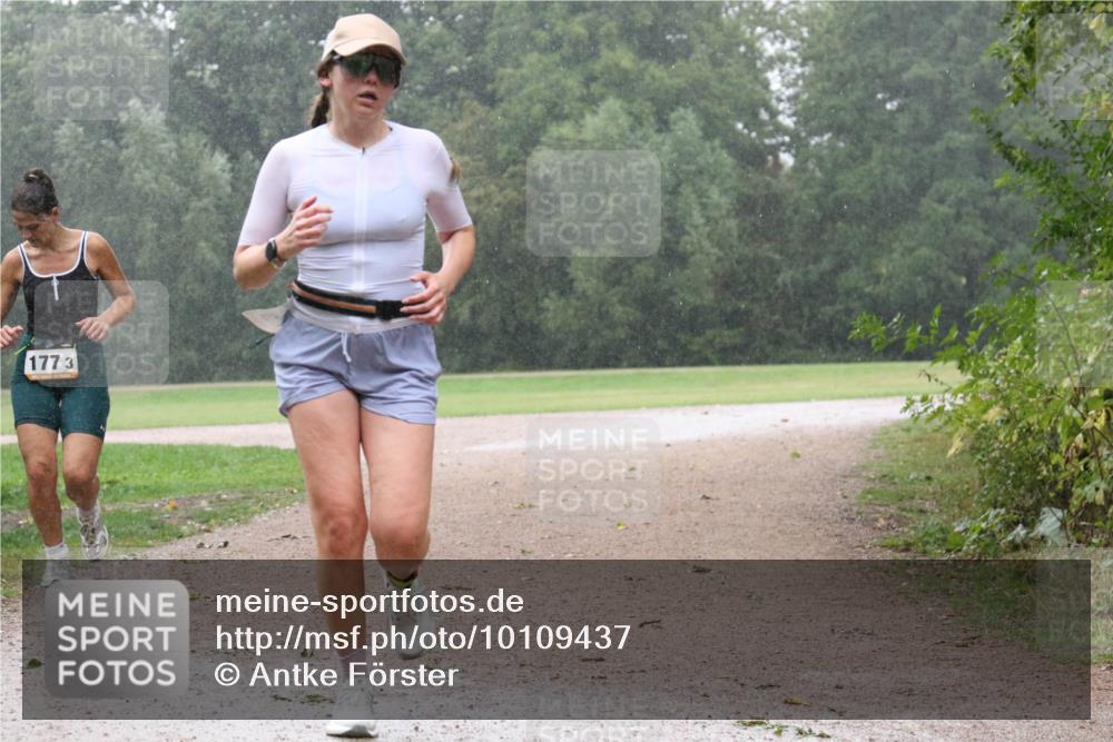 30.08.2026 - Elbe Triathlon Hamburg Antke Förster http://msf.ph/oto/10109437 30.08.2026 16:01:39 Laufen 177, 3 meine-sportfotos.de
