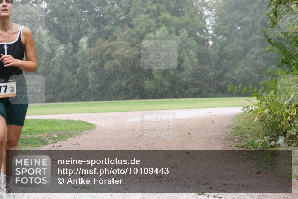 30.08.2026 - Elbe Triathlon Hamburg Antke Förster http://msf.ph/oto/10109443 30.08.2026 16:01:42 Laufen 773 meine-sportfotos.de