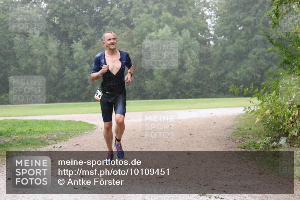 30.08.2026 - Elbe Triathlon Hamburg Antke Förster http://msf.ph/oto/10109451 30.08.2026 16:02:19 Laufen 4 meine-sportfotos.de