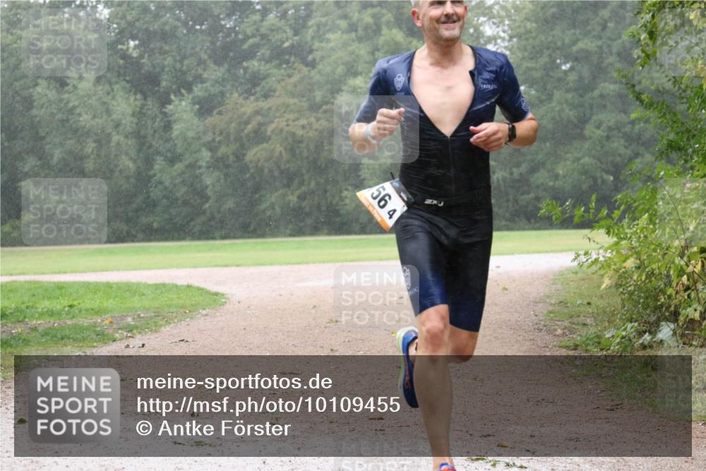 30.08.2026 - Elbe Triathlon Hamburg Antke Förster http://msf.ph/oto/10109455 30.08.2026 16:02:20 Laufen 564 meine-sportfotos.de