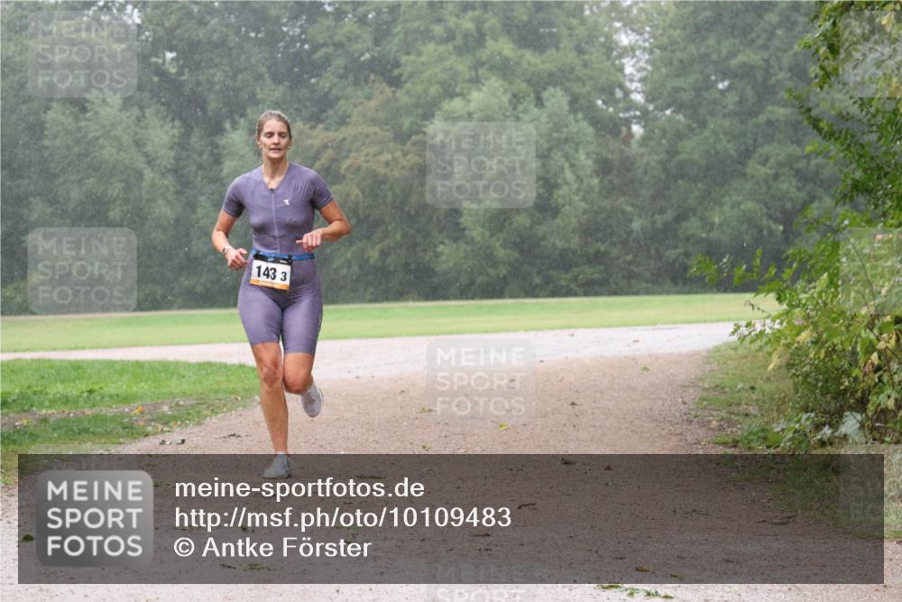 30.08.2026 - Elbe Triathlon Hamburg Antke Förster http://msf.ph/oto/10109483 30.08.2026 16:07:08 Laufen 143, 3 meine-sportfotos.de