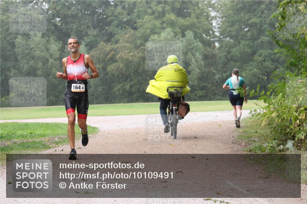 30.08.2026 - Elbe Triathlon Hamburg Antke Förster http://msf.ph/oto/10109491 30.08.2026 16:07:37 Laufen 164, 4 meine-sportfotos.de