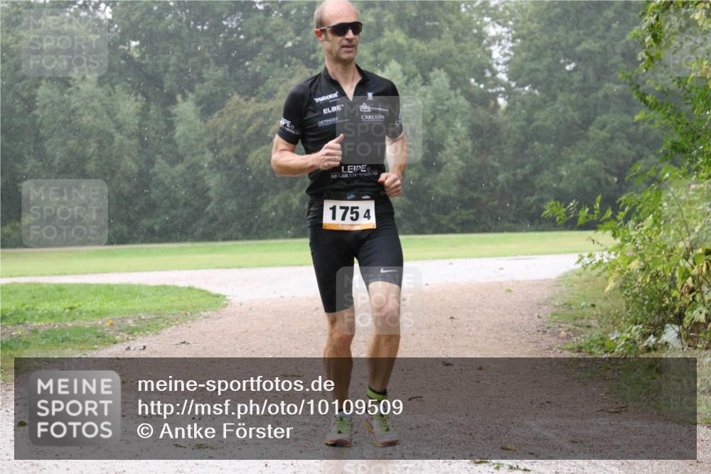 30.08.2026 - Elbe Triathlon Hamburg Antke Förster http://msf.ph/oto/10109509 30.08.2026 16:09:24 Laufen 1754 meine-sportfotos.de