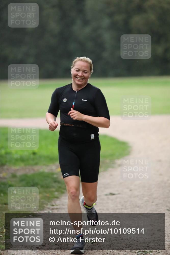 30.08.2026 - Elbe Triathlon Hamburg Antke Förster http://msf.ph/oto/10109514 30.08.2026 15:41:48 Laufen  meine-sportfotos.de