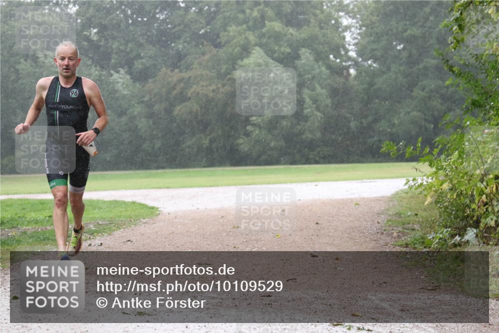 30.08.2026 - Elbe Triathlon Hamburg Antke Förster http://msf.ph/oto/10109529 30.08.2026 16:10:38 Laufen  meine-sportfotos.de