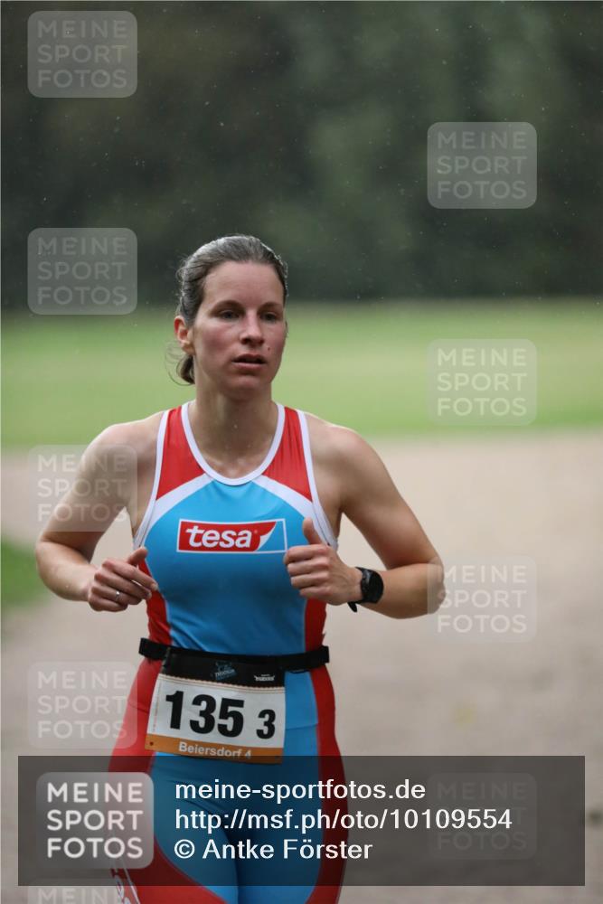 30.08.2026 - Elbe Triathlon Hamburg Antke Förster http://msf.ph/oto/10109554 30.08.2026 15:43:09 Laufen 1353, 4 meine-sportfotos.de