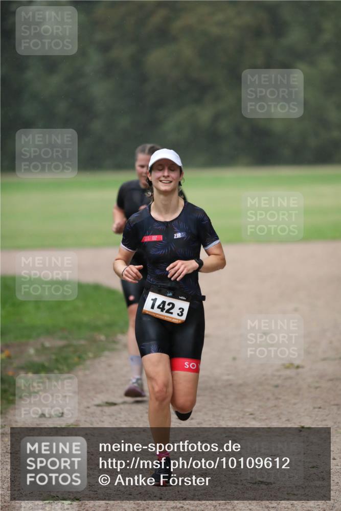30.08.2026 - Elbe Triathlon Hamburg Antke Förster http://msf.ph/oto/10109612 30.08.2026 15:46:19 Laufen 3, 142, 3 meine-sportfotos.de