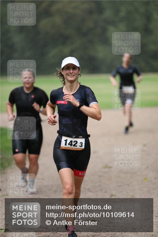 30.08.2026 - Elbe Triathlon Hamburg Antke Förster http://msf.ph/oto/10109614 30.08.2026 15:46:20 Laufen 1423, 2 meine-sportfotos.de