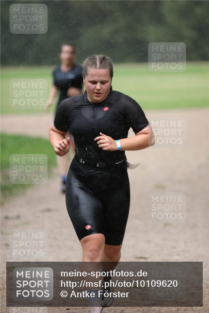 30.08.2026 - Elbe Triathlon Hamburg Antke Förster http://msf.ph/oto/10109620 30.08.2026 15:46:23 Laufen  meine-sportfotos.de