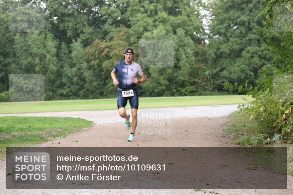 30.08.2026 - Elbe Triathlon Hamburg Antke Förster http://msf.ph/oto/10109631 30.08.2026 16:20:14 Laufen 162, 4 meine-sportfotos.de