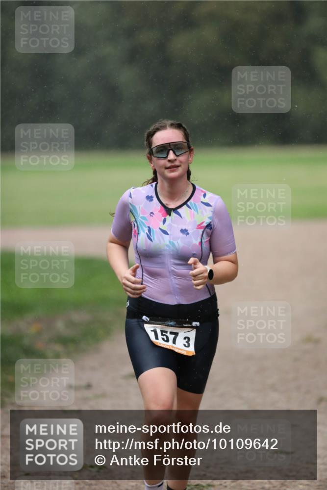 30.08.2026 - Elbe Triathlon Hamburg Antke Förster http://msf.ph/oto/10109642 30.08.2026 15:46:41 Laufen 157, 3 meine-sportfotos.de