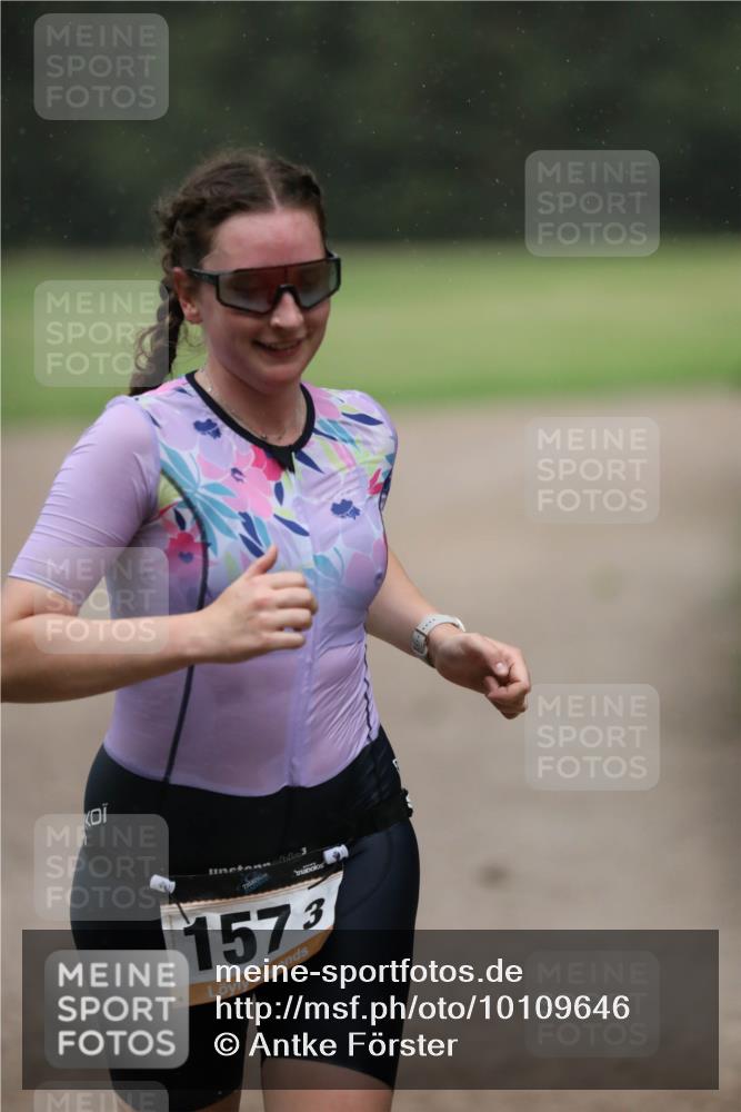 30.08.2026 - Elbe Triathlon Hamburg Antke Förster http://msf.ph/oto/10109646 30.08.2026 15:46:42 Laufen 3, 1573 meine-sportfotos.de