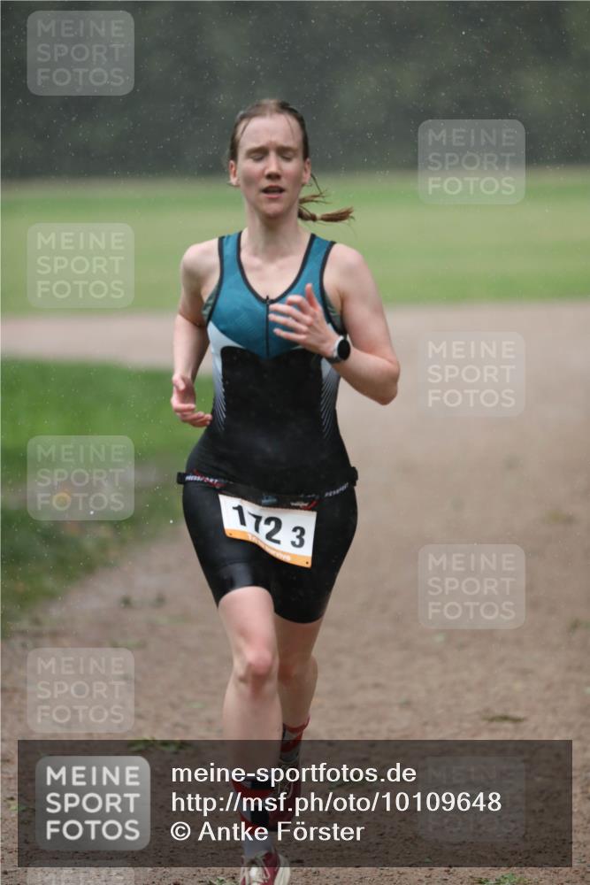 30.08.2026 - Elbe Triathlon Hamburg Antke Förster http://msf.ph/oto/10109648 30.08.2026 15:47:54 Laufen 172, 3 meine-sportfotos.de