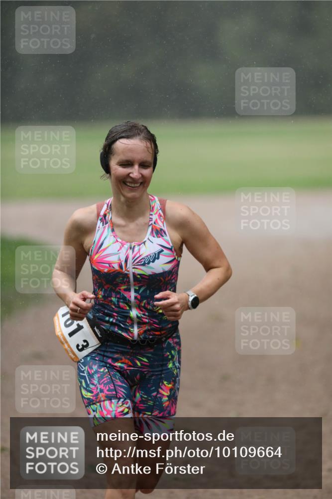 30.08.2026 - Elbe Triathlon Hamburg Antke Förster http://msf.ph/oto/10109664 30.08.2026 15:48:00 Laufen 01, 3 meine-sportfotos.de