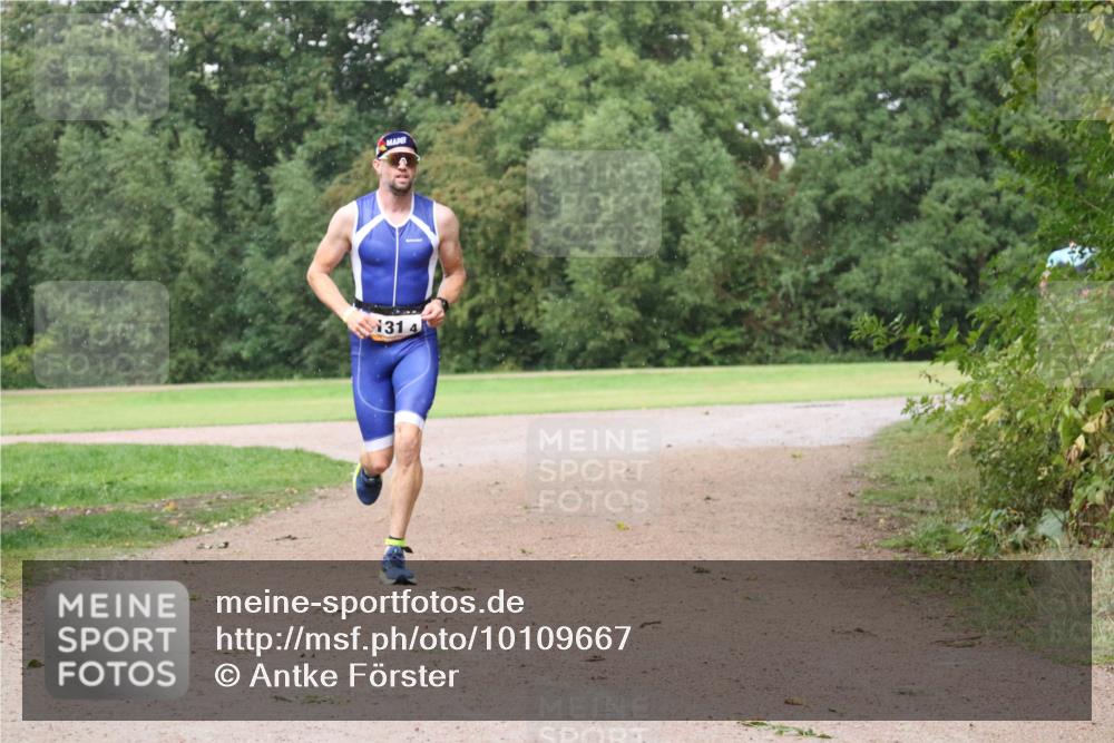 30.08.2026 - Elbe Triathlon Hamburg Antke Förster http://msf.ph/oto/10109667 30.08.2026 16:21:04 Laufen 31, 4 meine-sportfotos.de