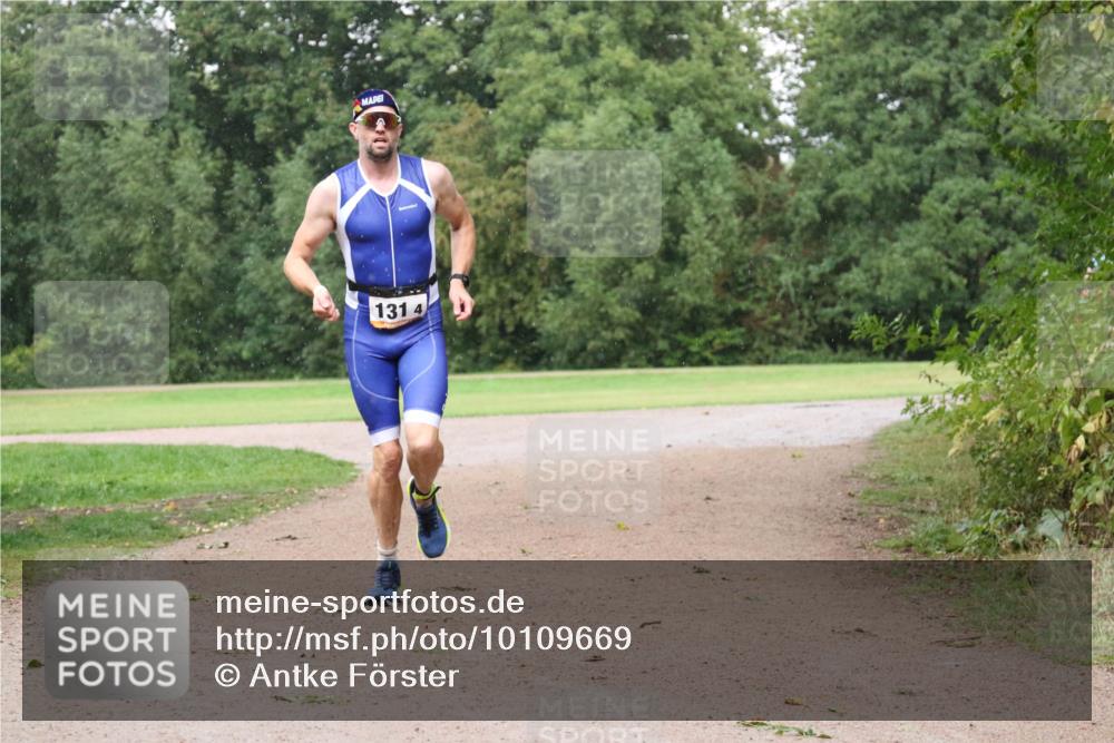 30.08.2026 - Elbe Triathlon Hamburg Antke Förster http://msf.ph/oto/10109669 30.08.2026 16:21:04 Laufen 131, 4 meine-sportfotos.de
