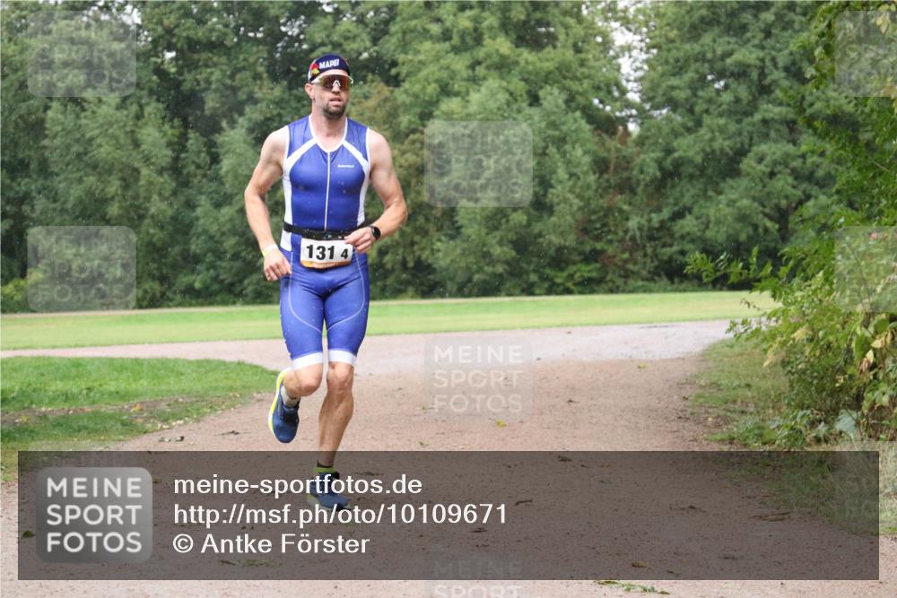 30.08.2026 - Elbe Triathlon Hamburg Antke Förster http://msf.ph/oto/10109671 30.08.2026 16:21:05 Laufen 131, 4 meine-sportfotos.de