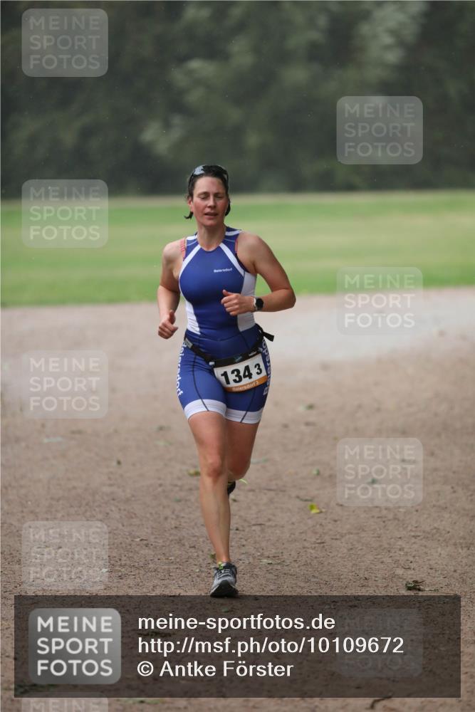 30.08.2026 - Elbe Triathlon Hamburg Antke Förster http://msf.ph/oto/10109672 30.08.2026 15:48:30 Laufen 1343, 3 meine-sportfotos.de