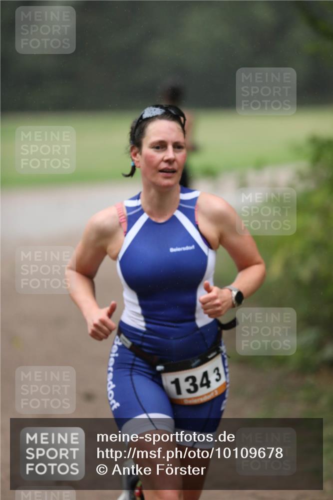 30.08.2026 - Elbe Triathlon Hamburg Antke Förster http://msf.ph/oto/10109678 30.08.2026 15:48:32 Laufen 1343 meine-sportfotos.de