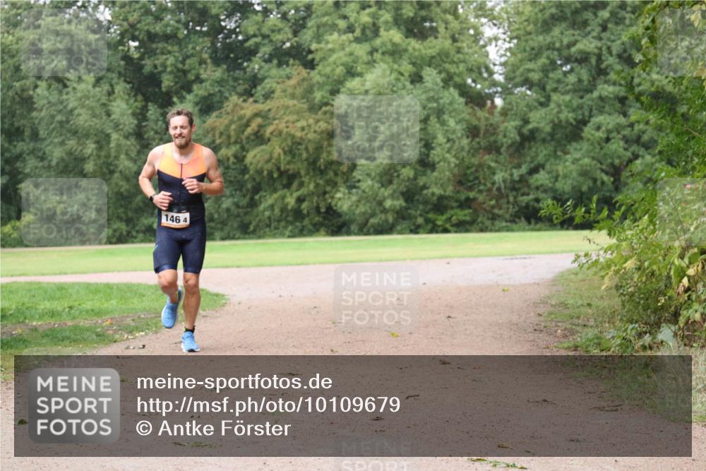 30.08.2026 - Elbe Triathlon Hamburg Antke Förster http://msf.ph/oto/10109679 30.08.2026 16:21:21 Laufen 146, 4 meine-sportfotos.de