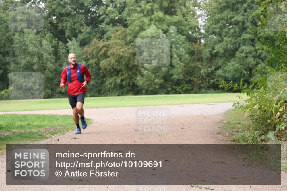 30.08.2026 - Elbe Triathlon Hamburg Antke Förster http://msf.ph/oto/10109691 30.08.2026 16:21:44 Laufen  meine-sportfotos.de