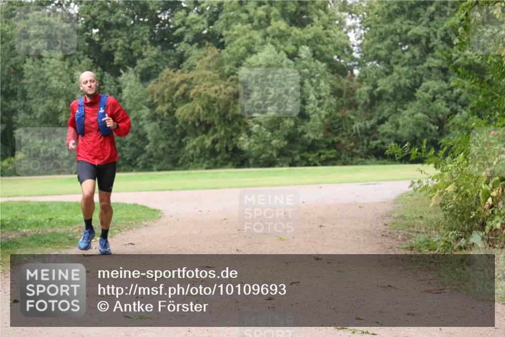 30.08.2026 - Elbe Triathlon Hamburg Antke Förster http://msf.ph/oto/10109693 30.08.2026 16:21:45 Laufen  meine-sportfotos.de