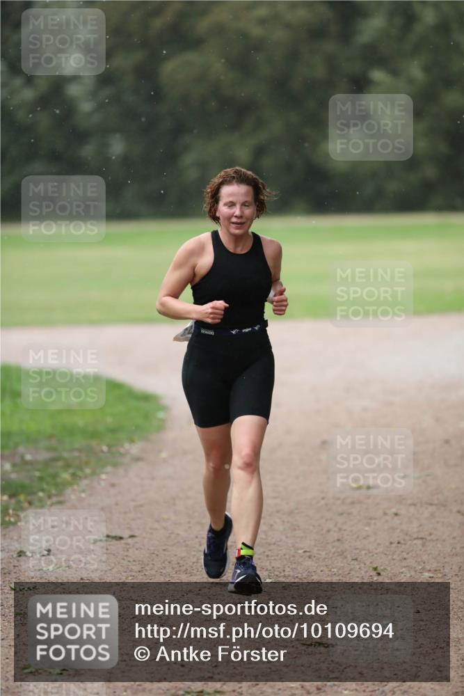 30.08.2026 - Elbe Triathlon Hamburg Antke Förster http://msf.ph/oto/10109694 30.08.2026 15:49:07 Laufen  meine-sportfotos.de