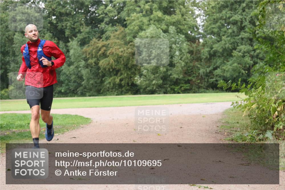 30.08.2026 - Elbe Triathlon Hamburg Antke Förster http://msf.ph/oto/10109695 30.08.2026 16:21:46 Laufen  meine-sportfotos.de