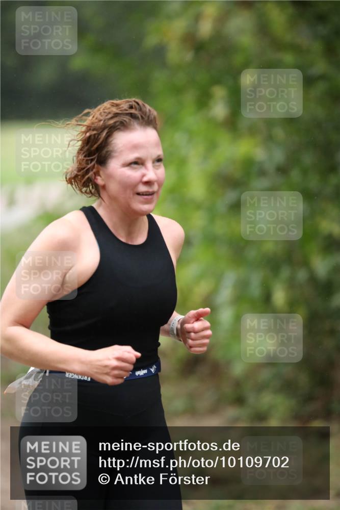 30.08.2026 - Elbe Triathlon Hamburg Antke Förster http://msf.ph/oto/10109702 30.08.2026 15:49:10 Laufen  meine-sportfotos.de