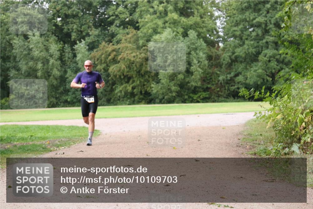 30.08.2026 - Elbe Triathlon Hamburg Antke Förster http://msf.ph/oto/10109703 30.08.2026 16:22:44 Laufen 28, 4 meine-sportfotos.de
