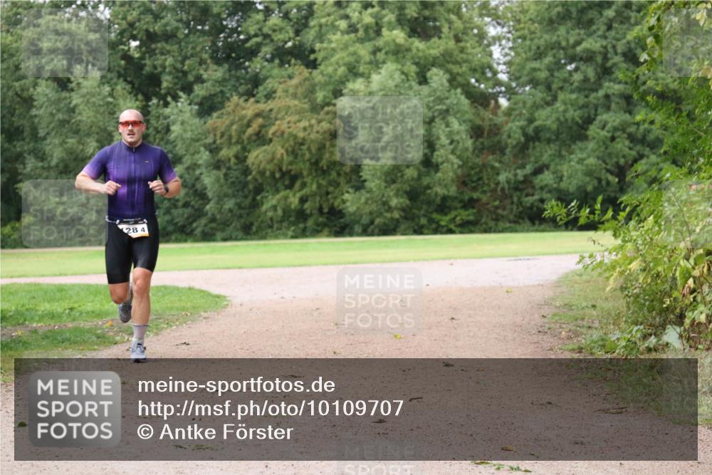 30.08.2026 - Elbe Triathlon Hamburg Antke Förster http://msf.ph/oto/10109707 30.08.2026 16:22:45 Laufen 28, 4 meine-sportfotos.de